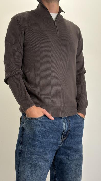 Maglia con collo zip a imbuto