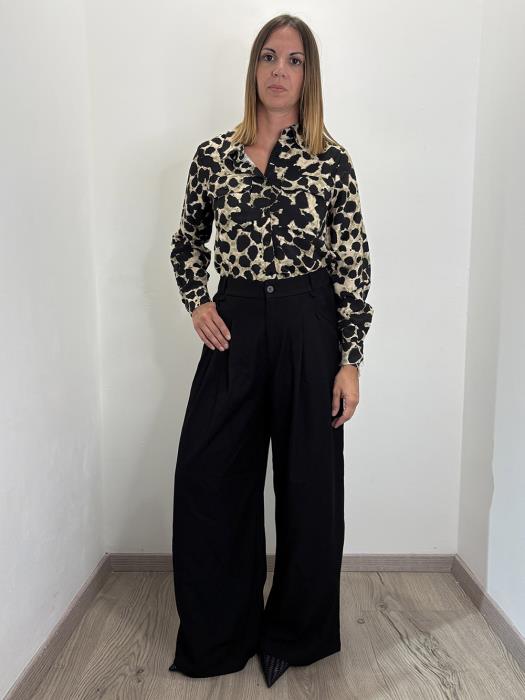 Pantaloni neri a gamba larga con taschino