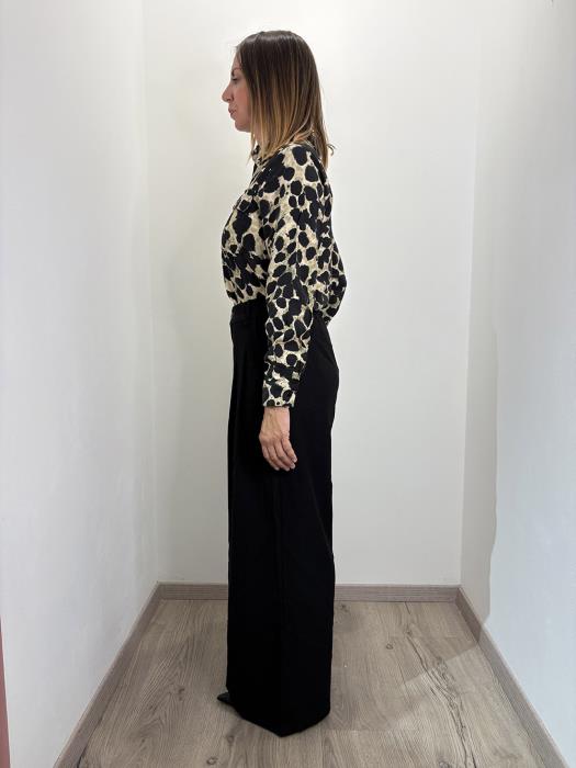 Pantaloni neri a gamba larga con taschino